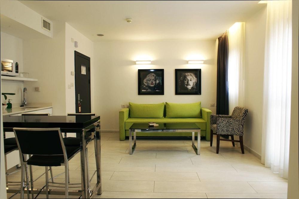 Best Western Regency Suites photo 3