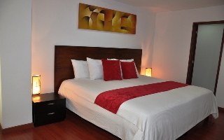 ApartaSuites Plaza Modelia photo 4