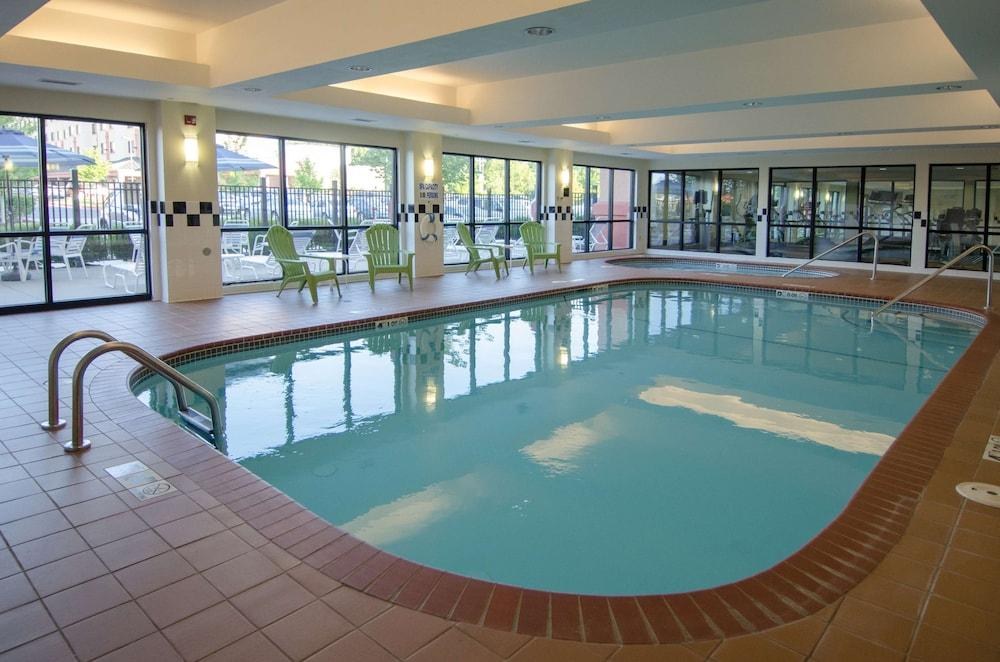 Best Western Plus Castlerock Inn & Suites photo 2