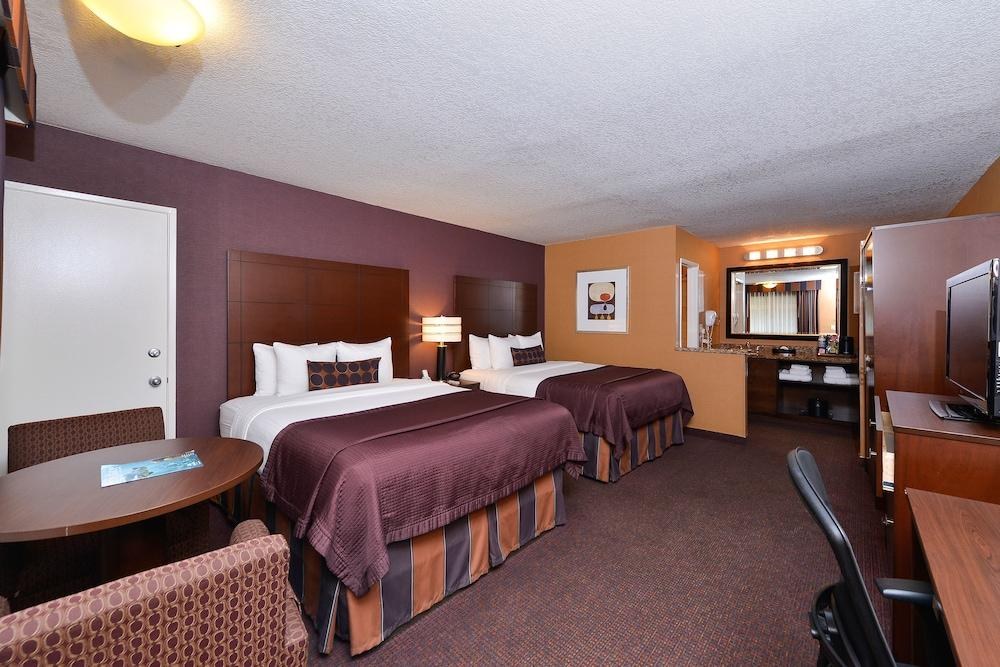 Best Western Plus Stovall's Inn