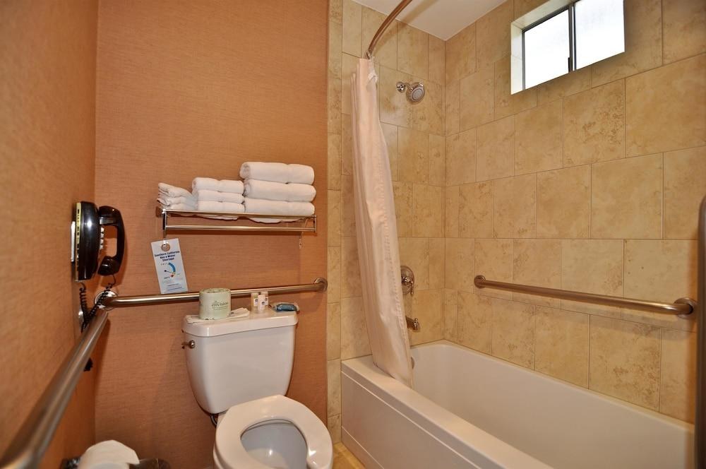 Best Western Plus Stovall's Inn photo 1