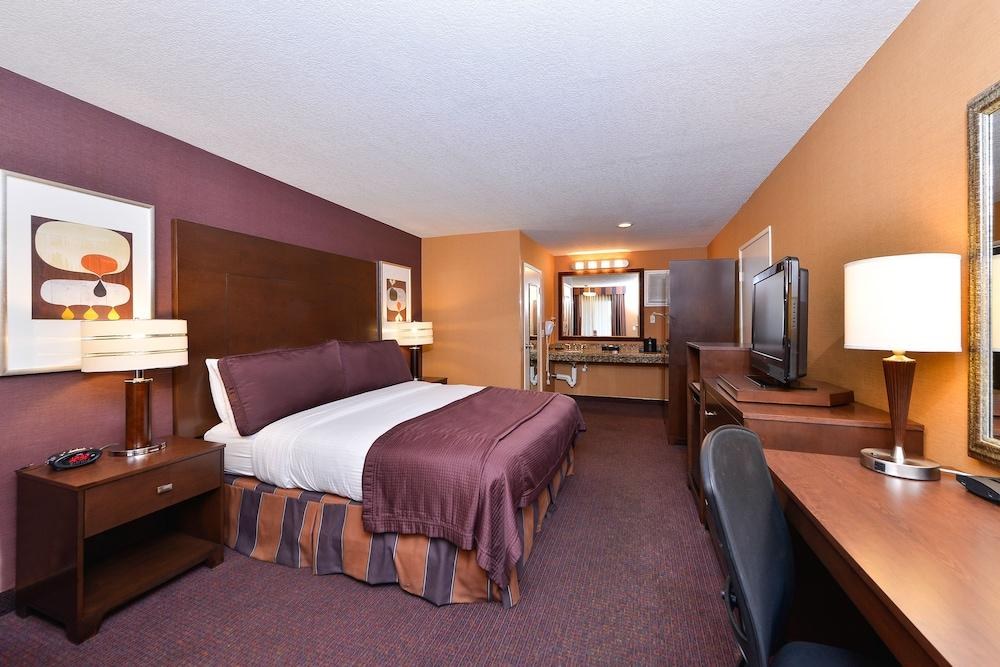 Best Western Plus Stovall's Inn photo 2