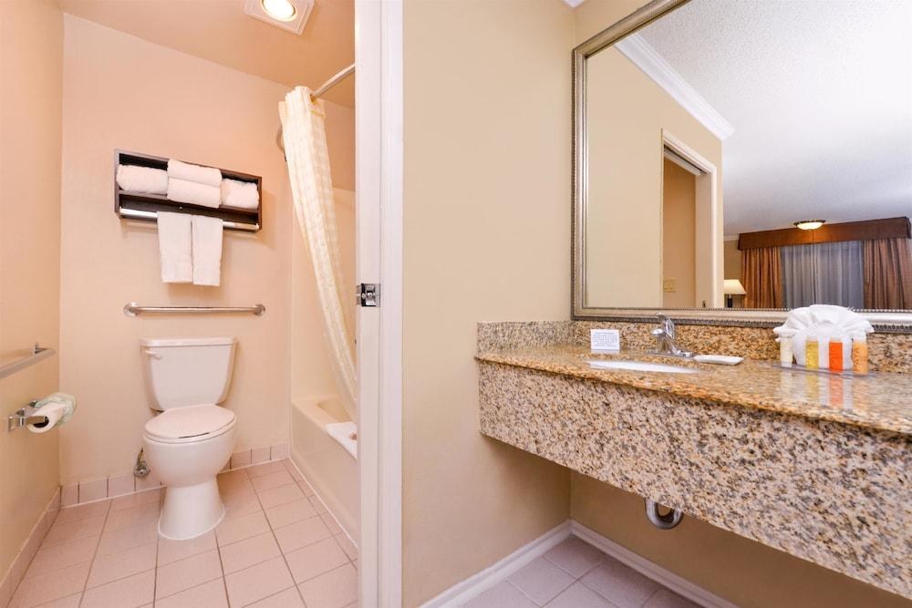 Best Western Courtesy Hotel - Anaheim Resort Amusement Park photo 3