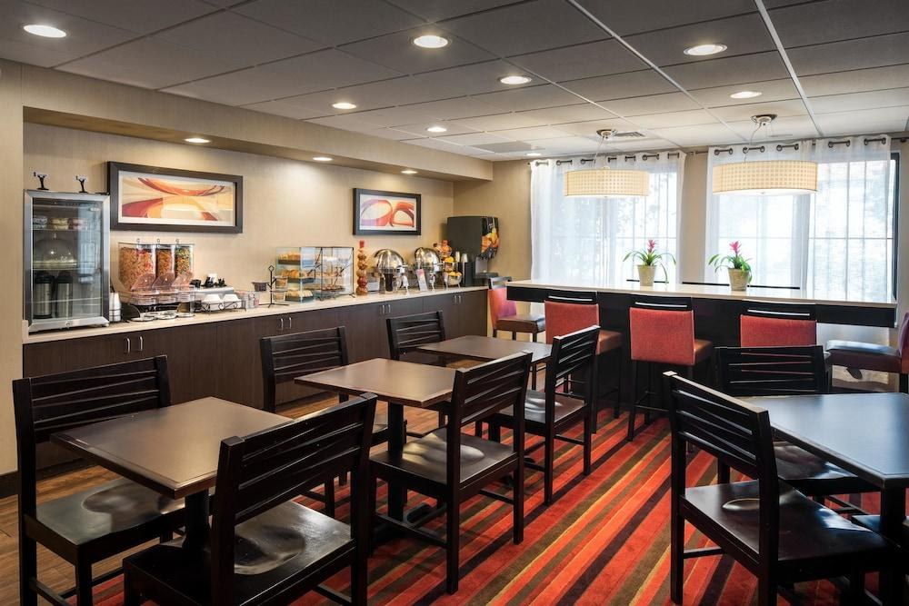 BEST WESTERN PLUS DENVER INTERNATIONAL AIRPORT INN & SUITES photo 3