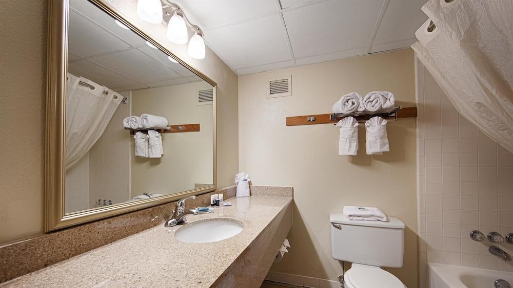 Best Western Plus Lower South End photo 2