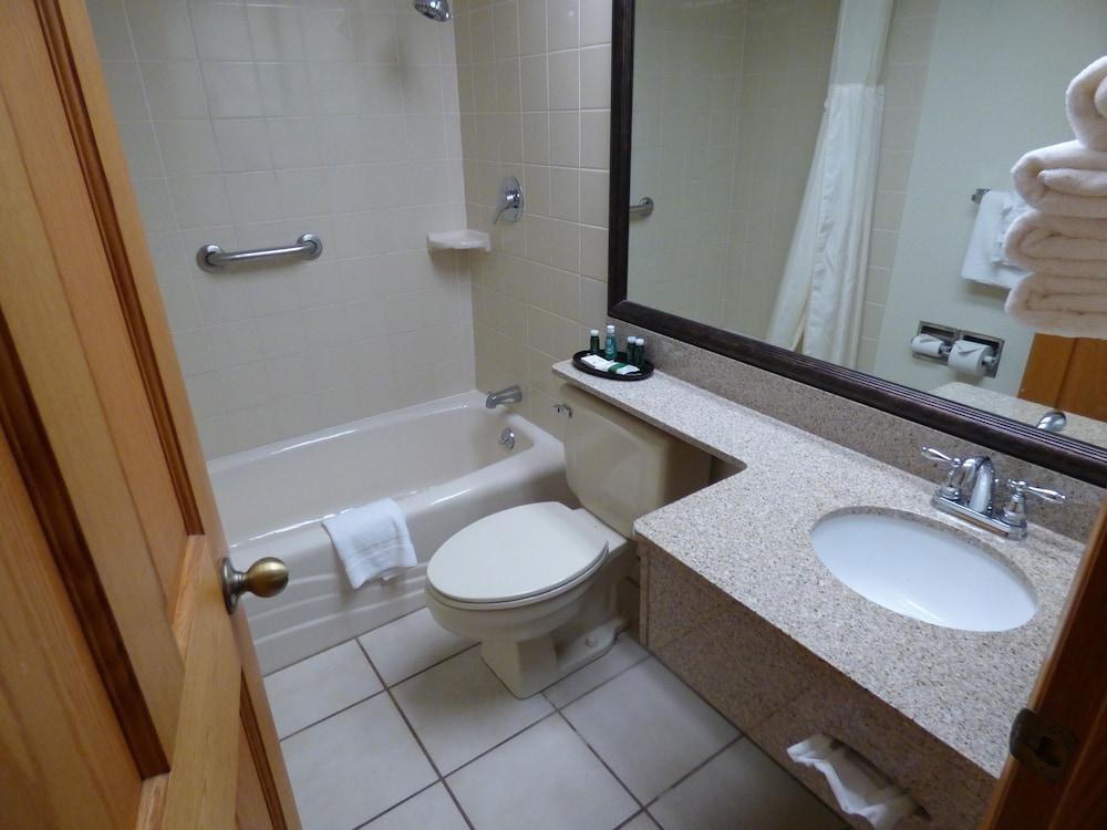 Best Western Plus Longbranch Hotel & Convention Center photo 2