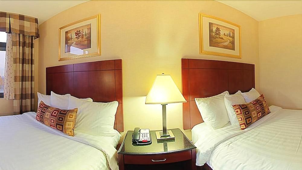 Best Western Plus Arena Hotel photo 2