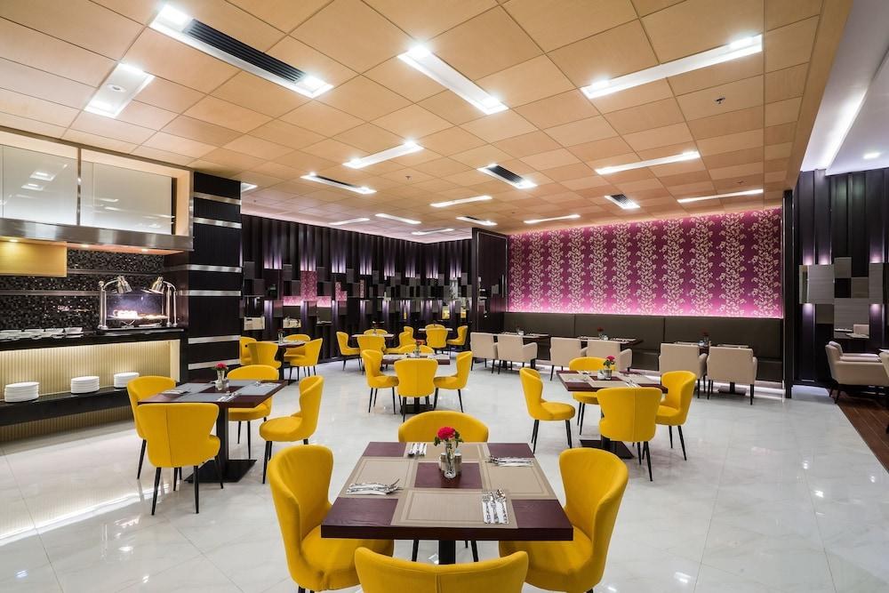Best Western Plus Wanda Grand Hotel photo 2