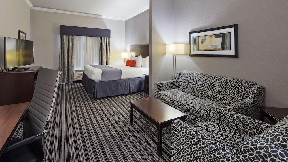 Best Western Plus Austin Airport Inn & Suites photo 2