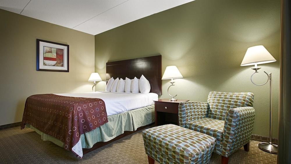 Best Western Airport Inn & Suites Cleveland photo 4