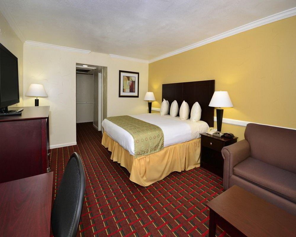 BEST WESTERN MARKET CENTER photo 1