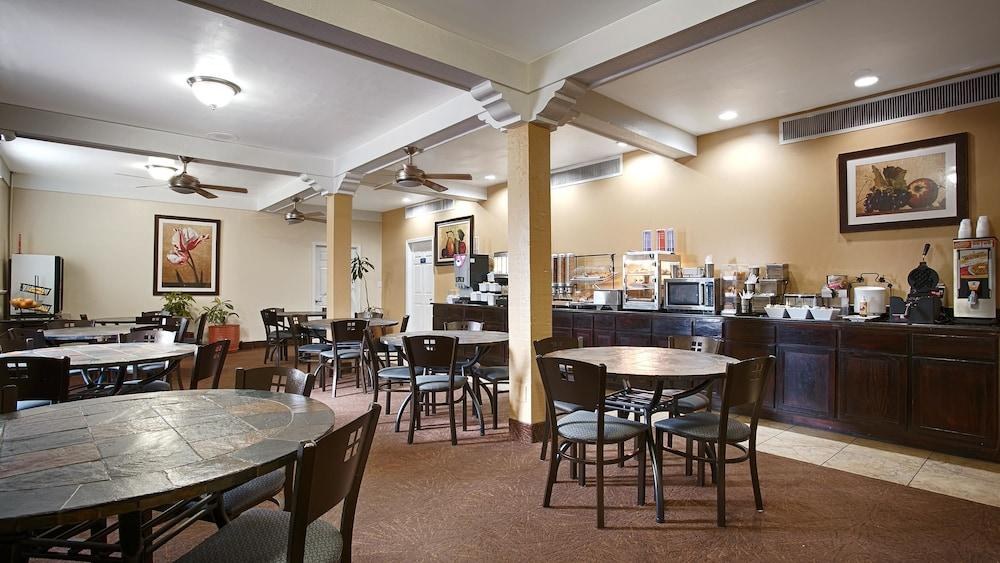 BEST WESTERN MARKET CENTER photo 2