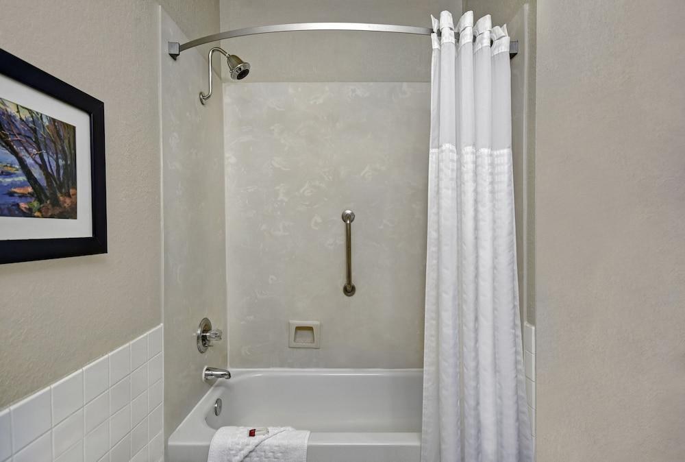 Baymont by Wyndham Houston/Westchase photo 4