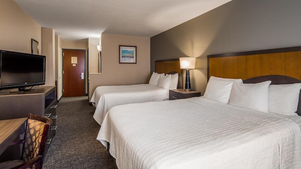 PLAZA HOTEL & SUITES AT MEDICAL CENTER photo 3