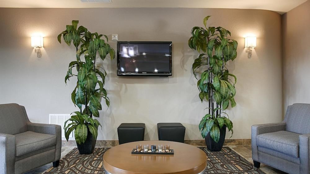 Best Western Plus Fort Worth Forest Hill Inn & Suites photo 3