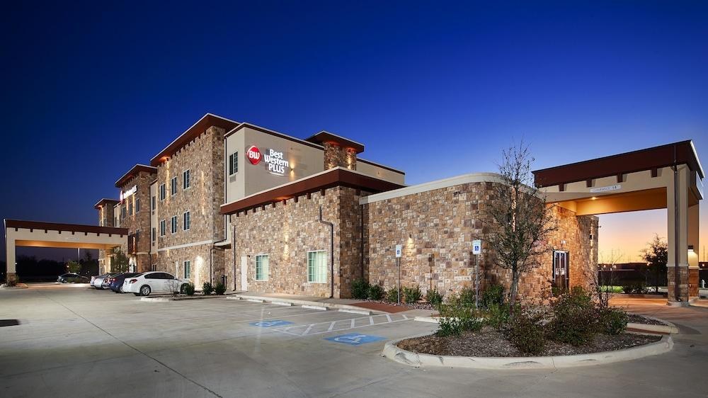 Best Western Plus Fort Worth Forest Hill Inn & Suites photo 4
