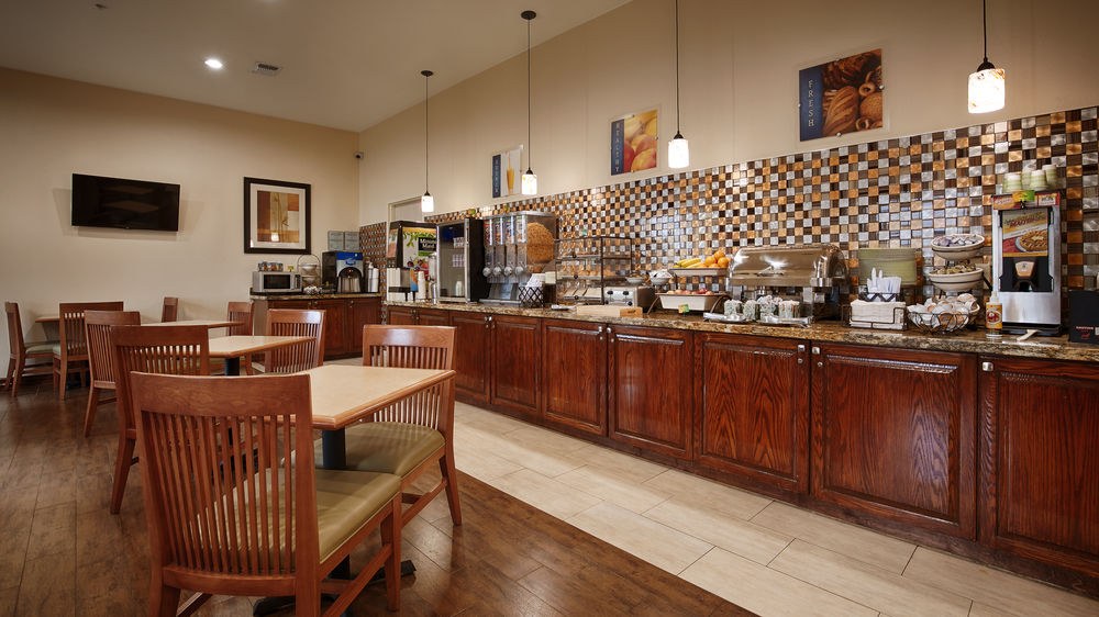 Best Western Plus Hobby Airport Inn & Suites