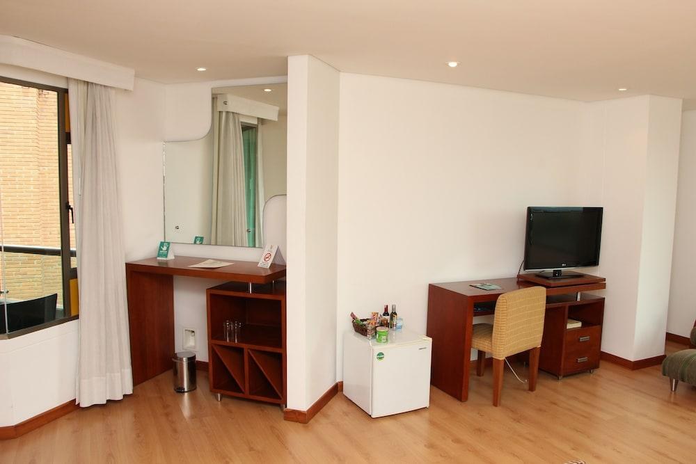 Hotel Casa Victoria MedellÚ photo 2