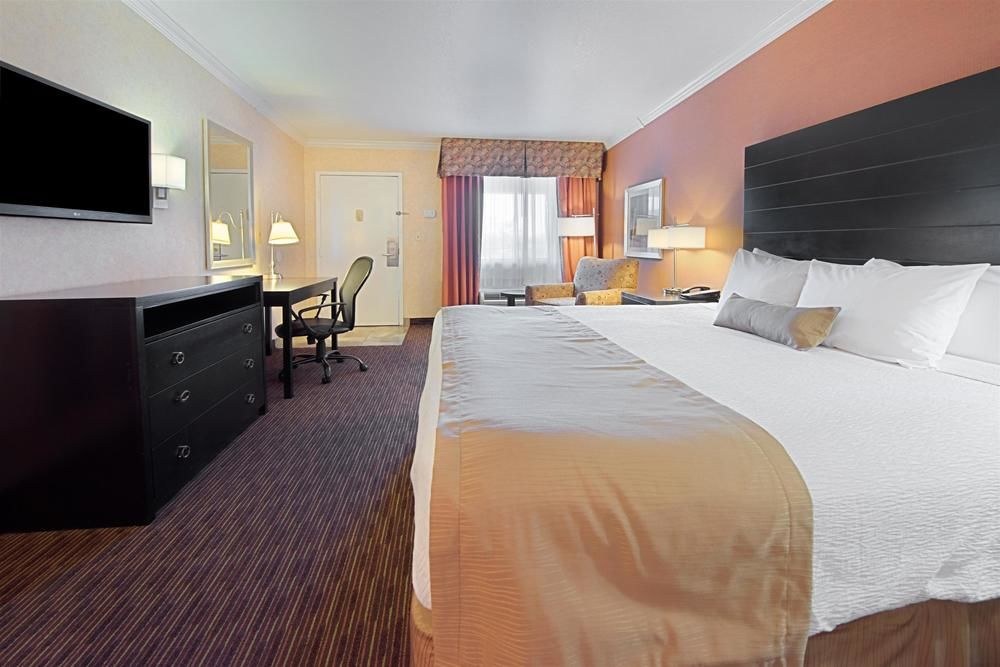 SureStay InnSuites Phoenix Hotel & Suites by Best Western
