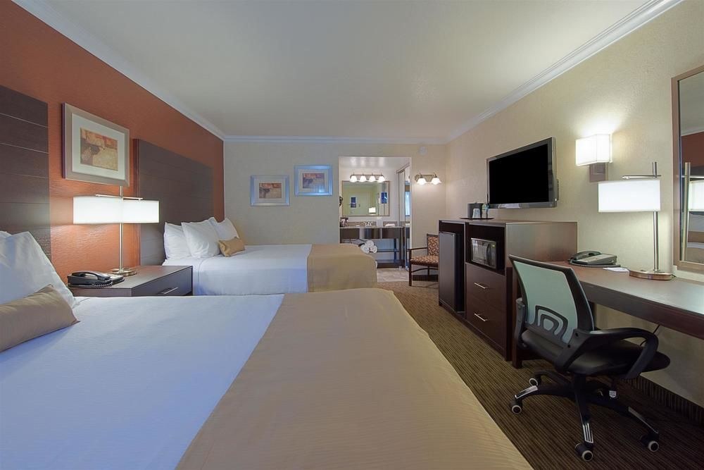SureStay InnSuites Phoenix Hotel & Suites by Best Western photo 1