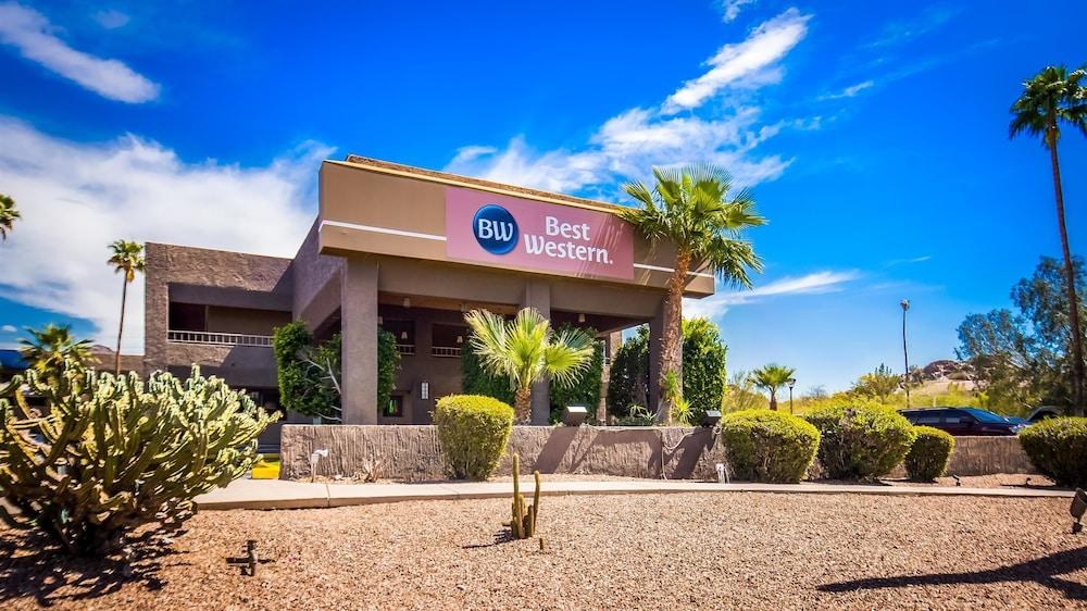 SureStay InnSuites Phoenix Hotel & Suites by Best Western photo 3