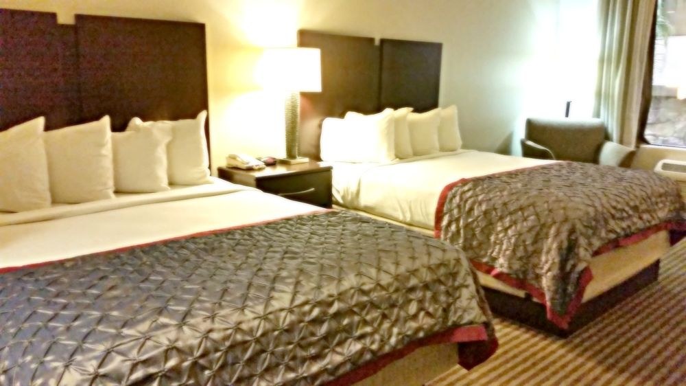 BEST WESTERN LEGACY INN & SUITES photo 1
