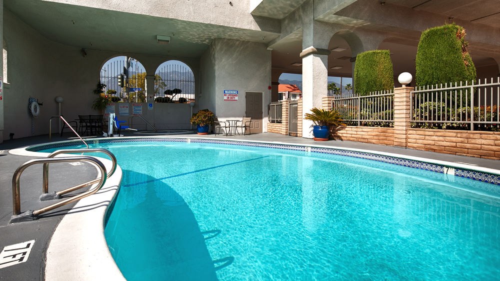Best Western Pasadena Royale Inn & Suites photo 1
