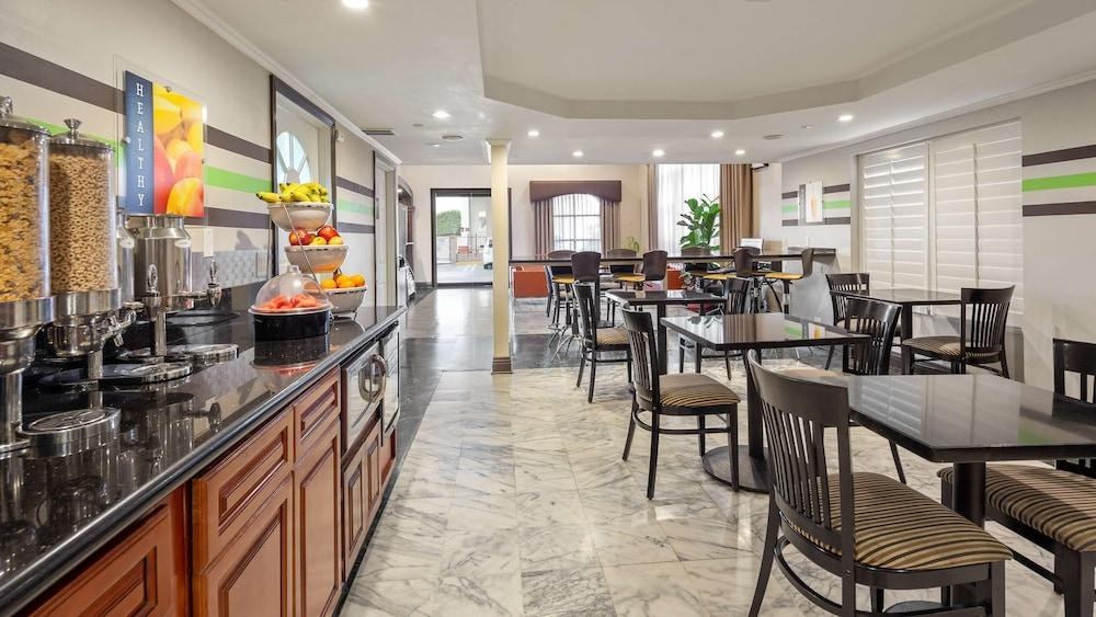 Best Western Pasadena Royale Inn & Suites photo 2
