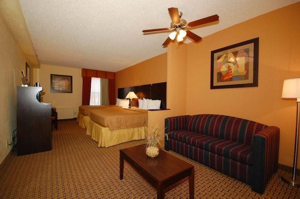 Best Western Plus Universal Inn photo 2