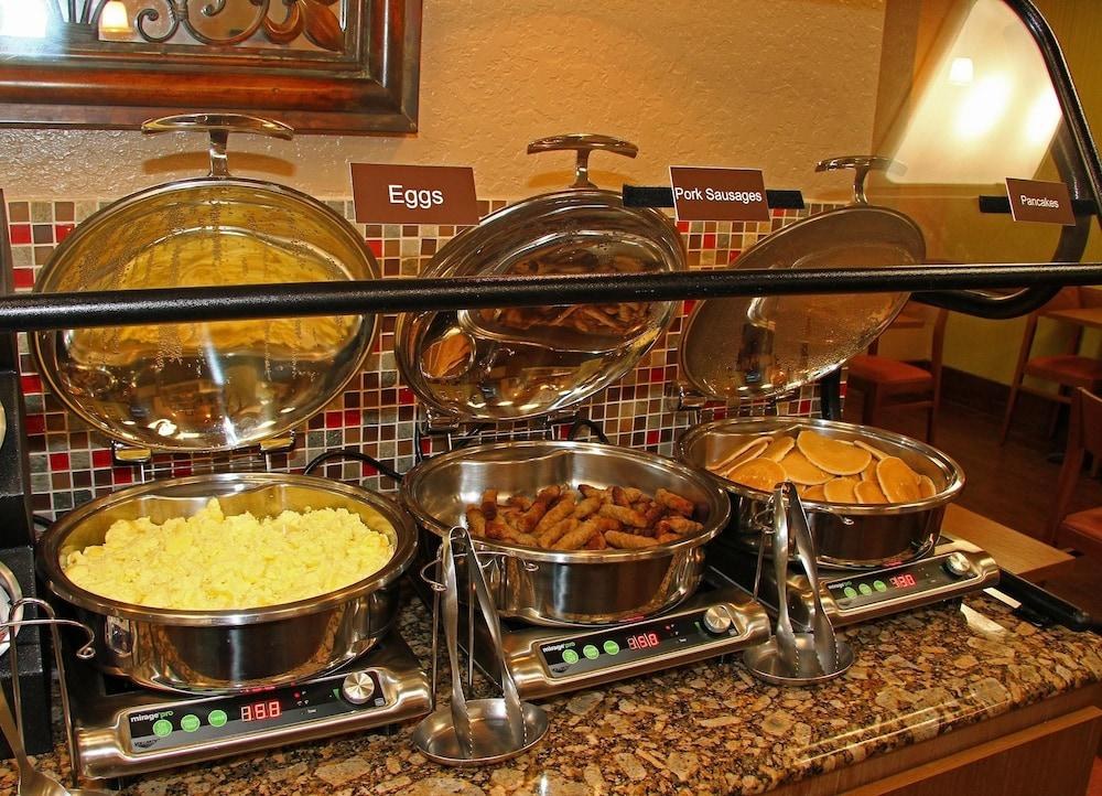 Best Western Plus Universal Inn photo 3