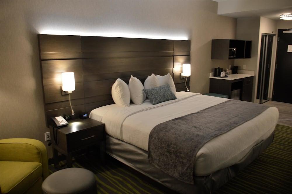 Best Western Plus Prien Lake Hotel & Suites - Lake Charles photo 3