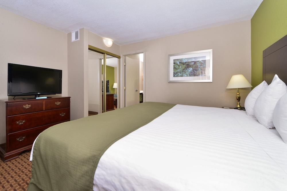 SureStay Plus Hotel by Best Western Raleigh North Downtown photo 3