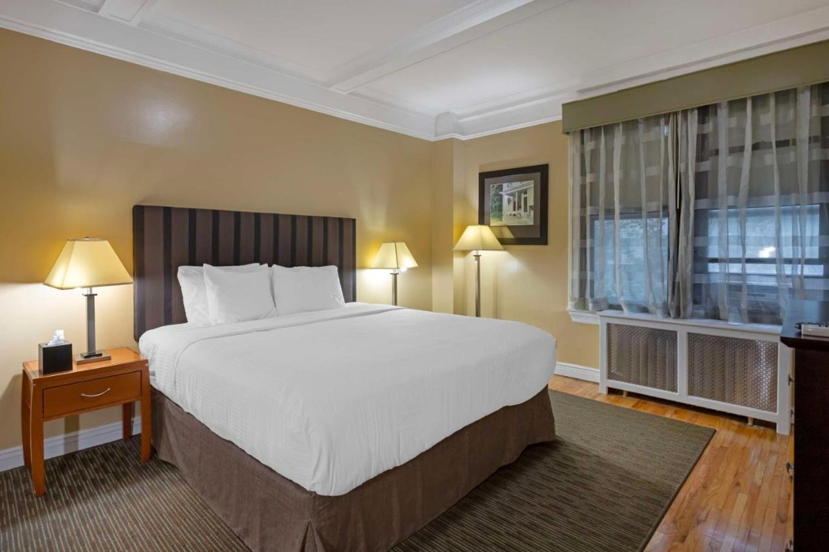 Best Western Plus Hospitality House photo 1