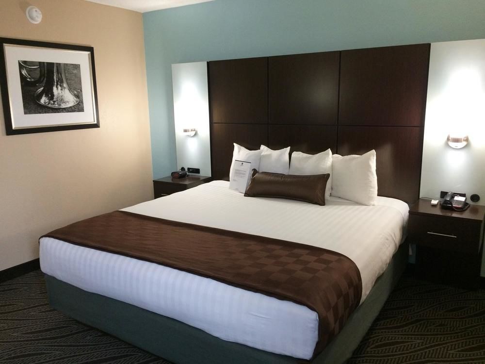 Best Western Plus Galleria Inn & Suites photo 1