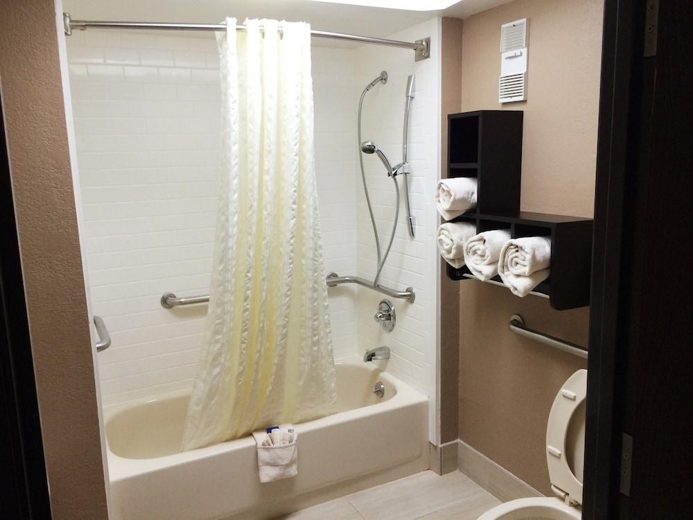 Best Western Plus Galleria Inn & Suites photo 3