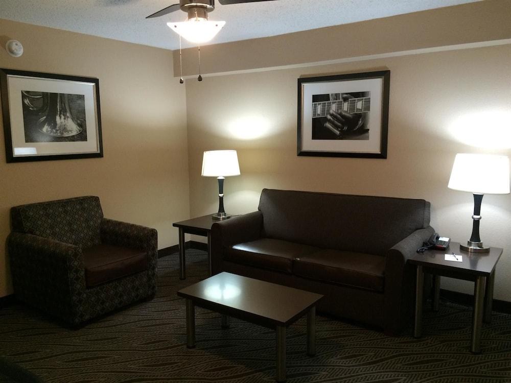 Best Western Plus Galleria Inn & Suites photo 4