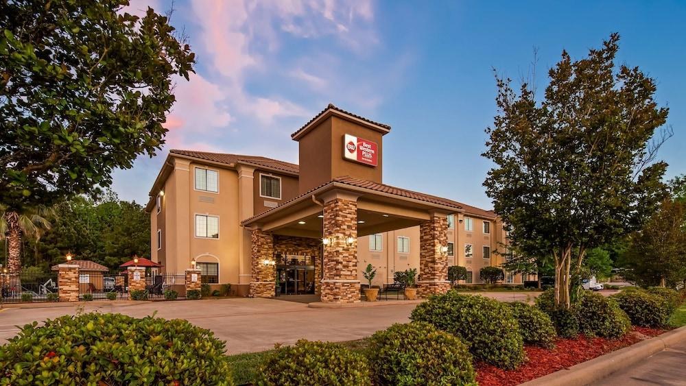 Best Western Plus Crown Colony Inn & Suites photo 2