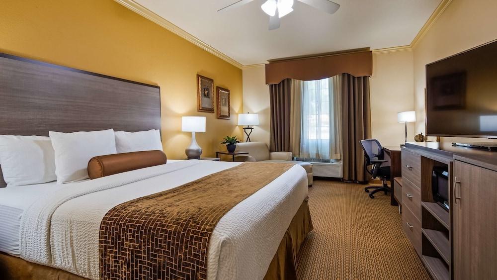 Best Western Plus Crown Colony Inn & Suites photo 3