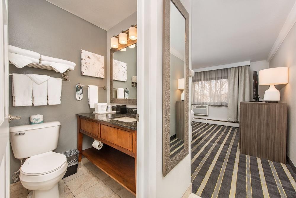 Best Western Plus Milwaukee West photo 4