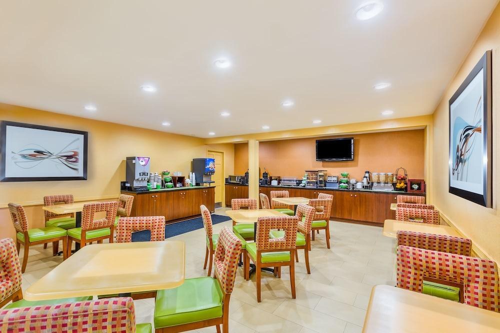 Best Western San Diego/Miramar Hotel photo 2