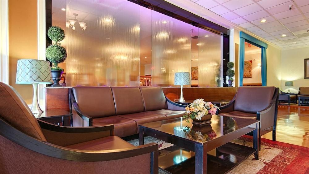 Best Western Plus Grosvenor Airport Hotel photo 2
