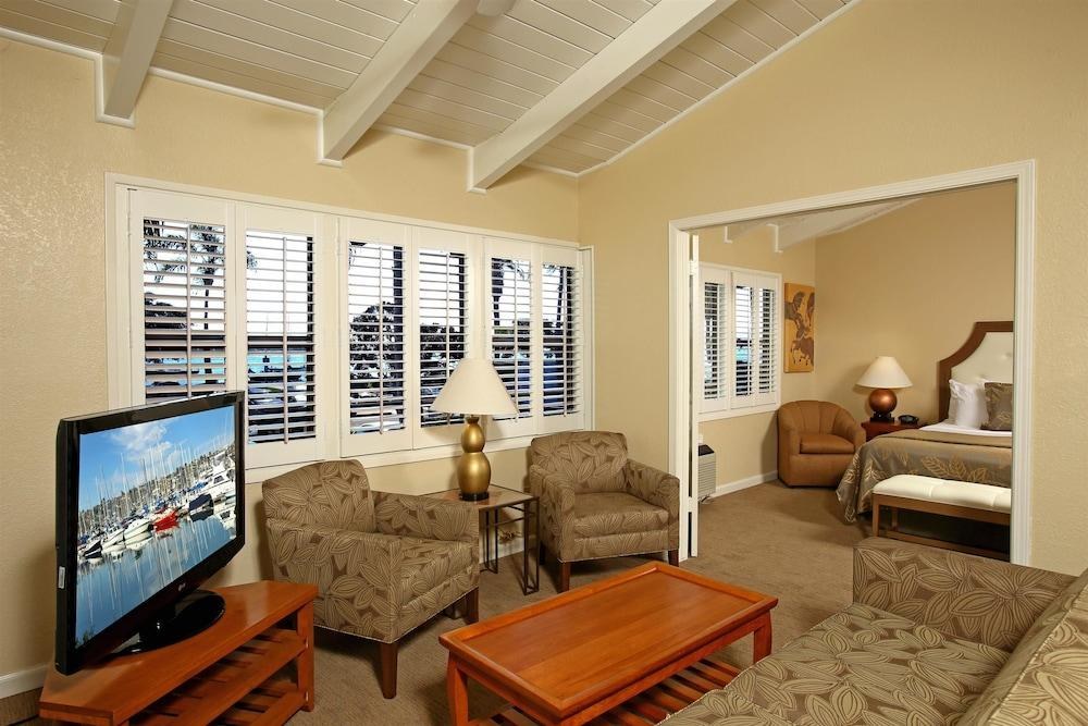 Best Western Plus Island Palms Hotel & Marina photo 2