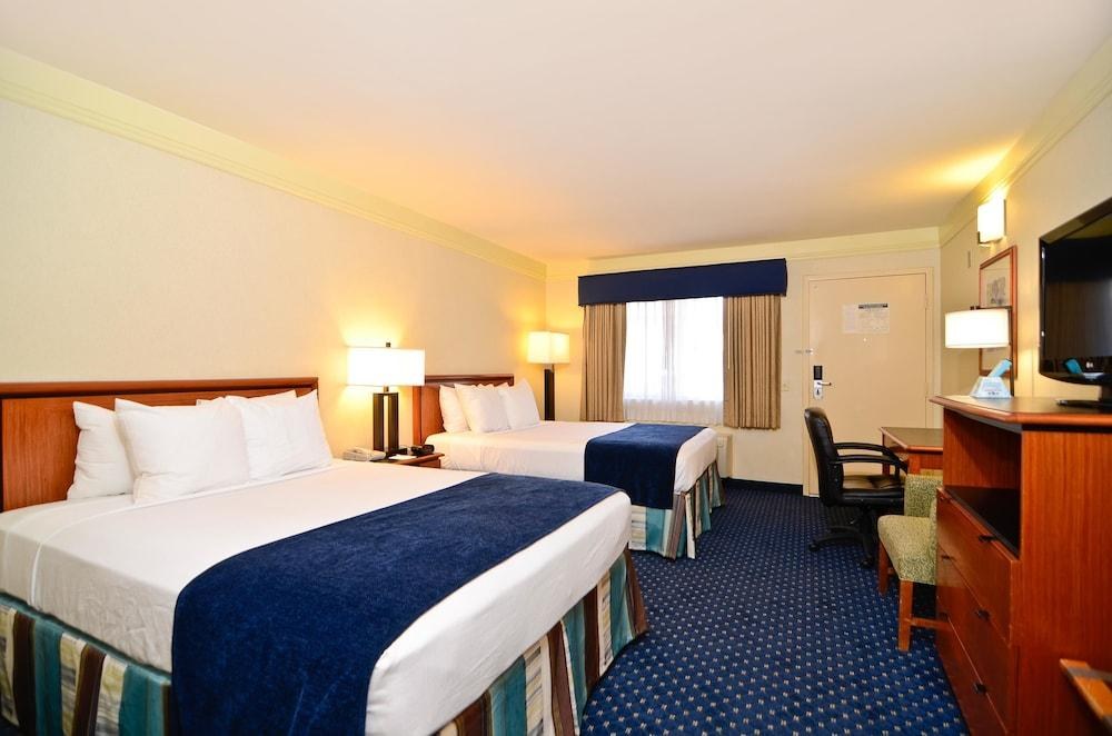 BEST WESTERN MISSION BAY photo 2