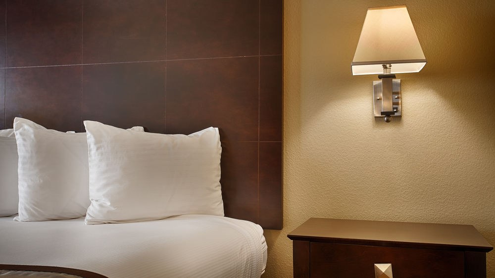 Best Western Plus Airport Plaza