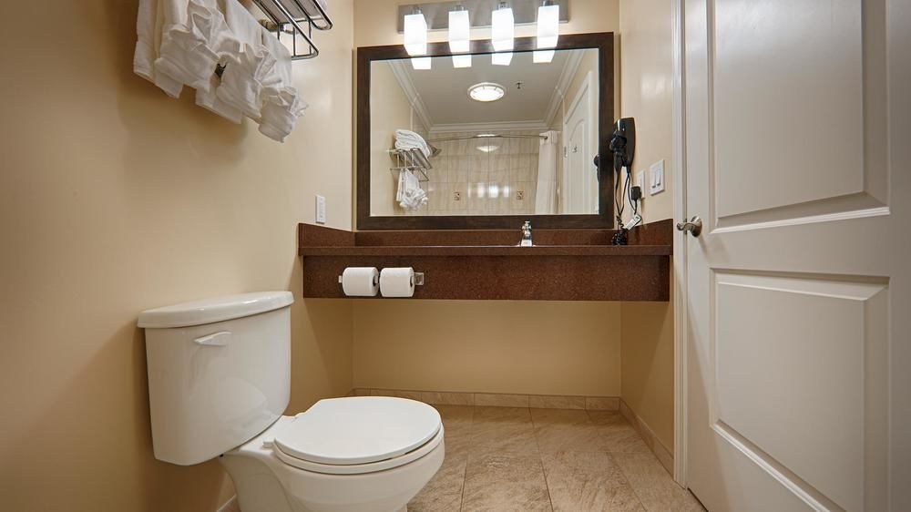 Best Western Plus Airport Plaza photo 1