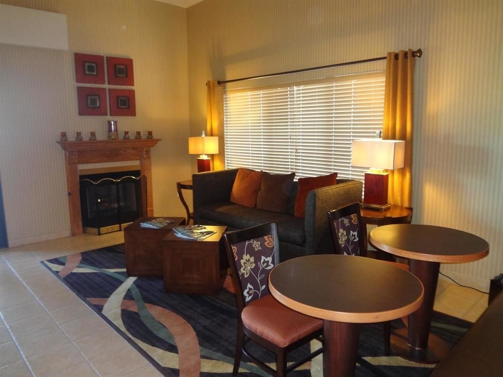 Best Western Plus Woodland Hills Hotel & Suites photo 1
