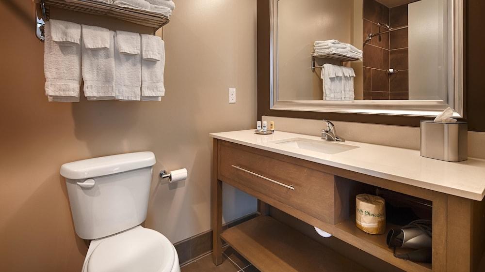 La Quinta Inn & Suites by Wyndham Tulsa Downtown/Route 66 photo 2