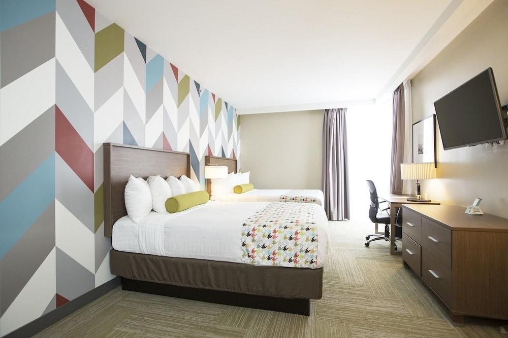 La Quinta Inn & Suites by Wyndham Tulsa Downtown/Route 66 photo 3