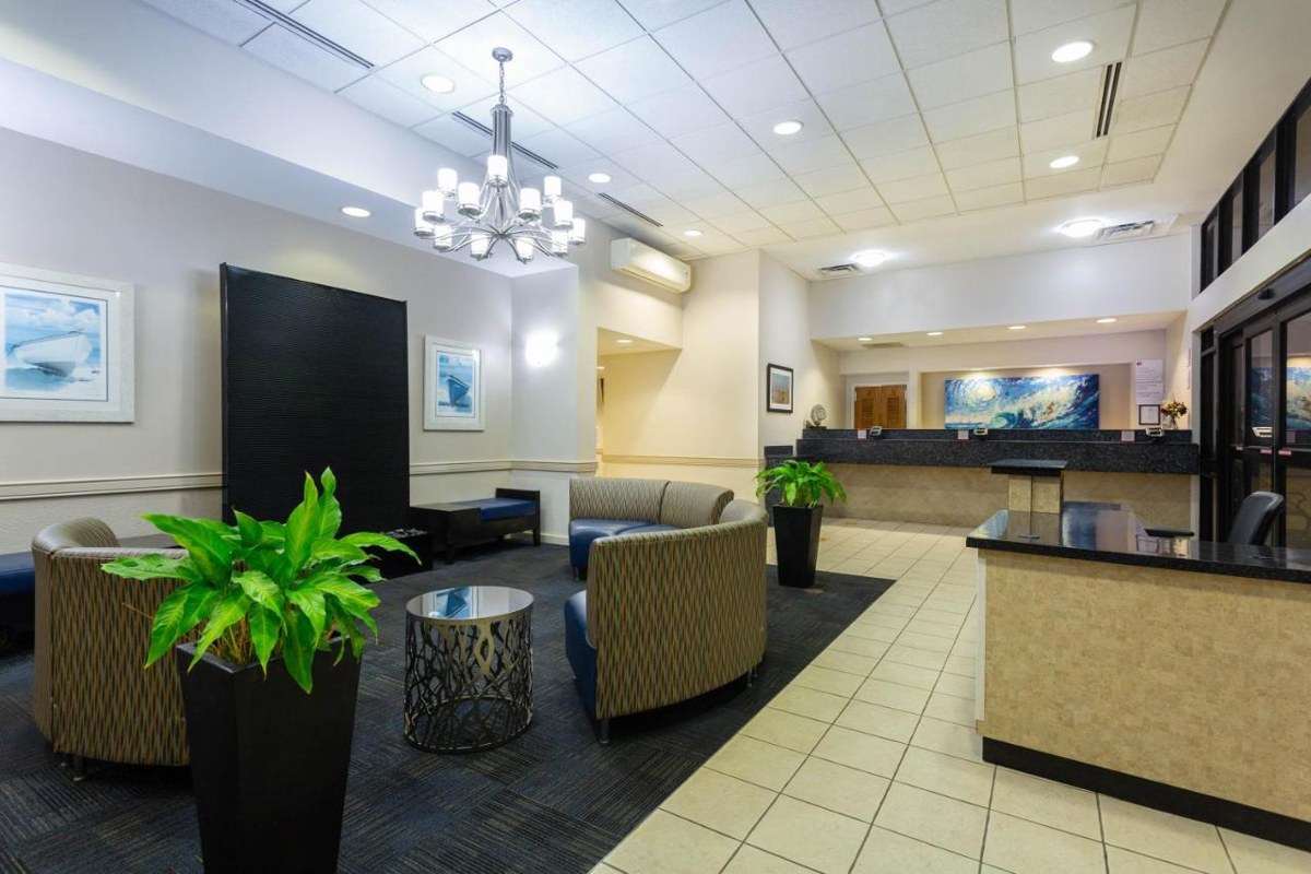 Ramada Plaza by Wyndham Virginia Beach Oceanfront photo 4