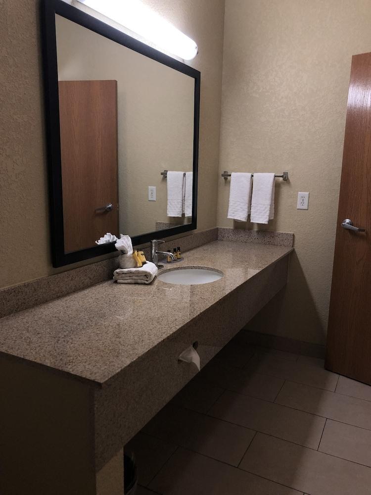 Best Western Plus Hill Country Suites photo 2